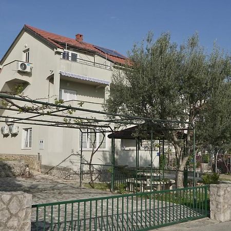 Apartments Bestak Krk Town Exterior foto