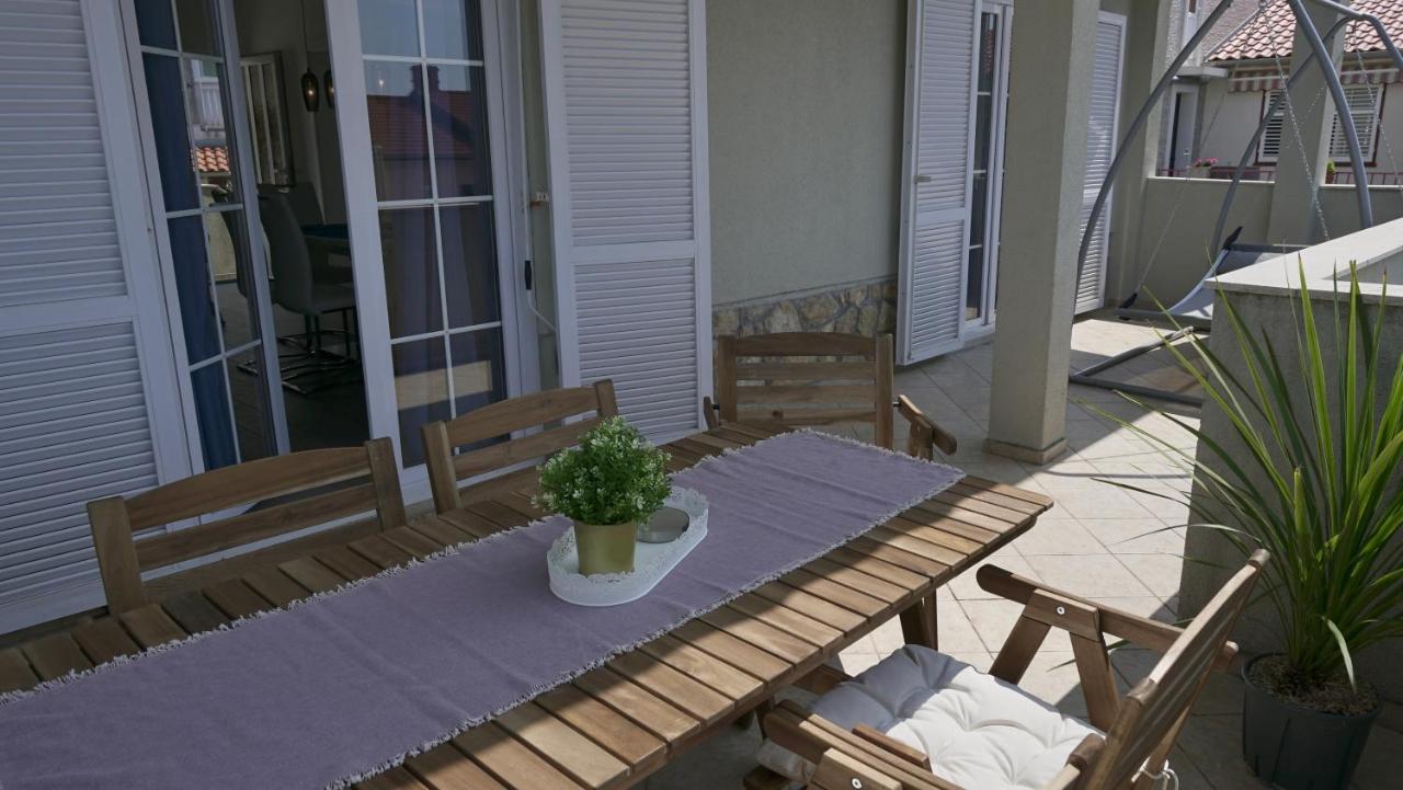 Apartments Bestak Krk Town Exterior foto