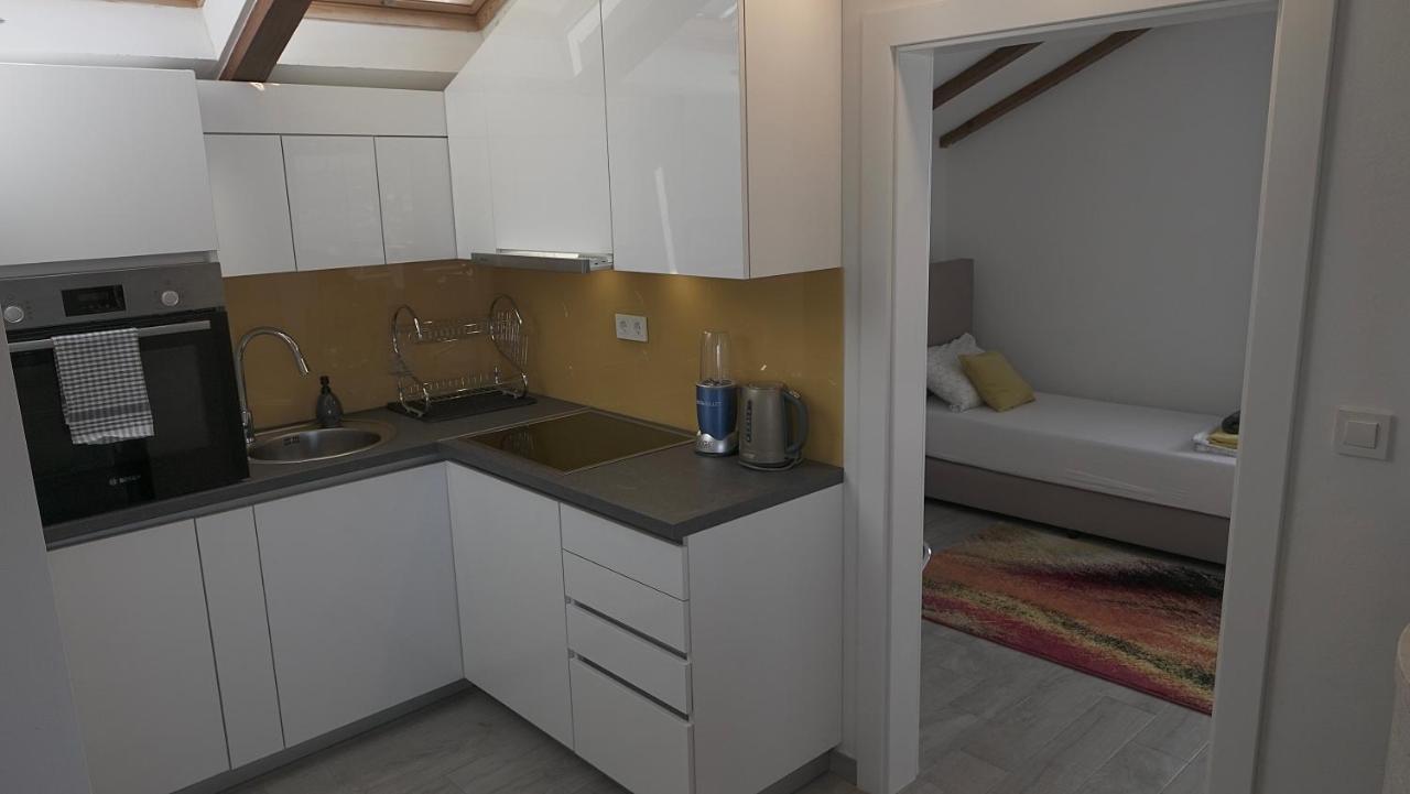 Apartments Bestak Krk Town Exterior foto
