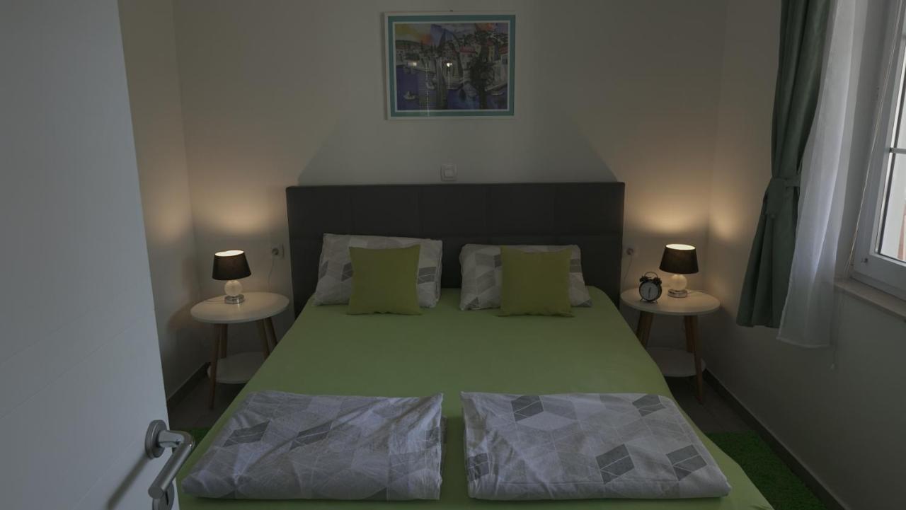 Apartments Bestak Krk Town Exterior foto